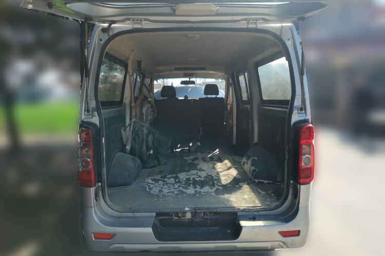 Used CHANGAN KAICHENG Ruixing M80 2018 1.5L Comfort Version Flat-Top Liftback 4G15S Trunk