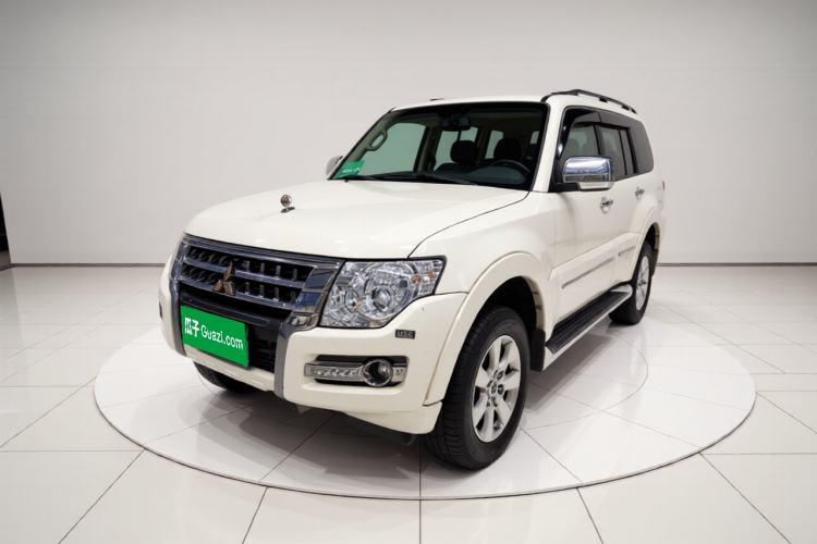 Used Mitsubishi Pajero Pajero (parallel import)