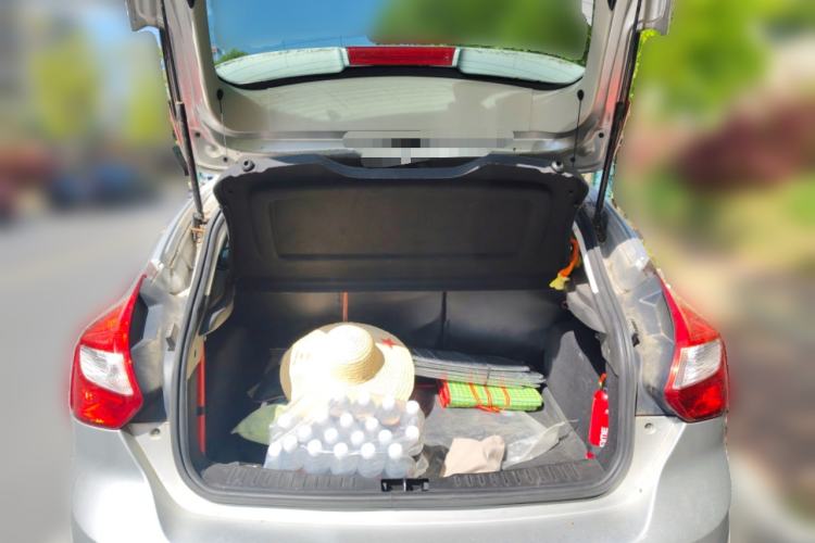 Used Ford Focus 2012 Hatchback 1.6L Automatic Fashion Edition Trunk