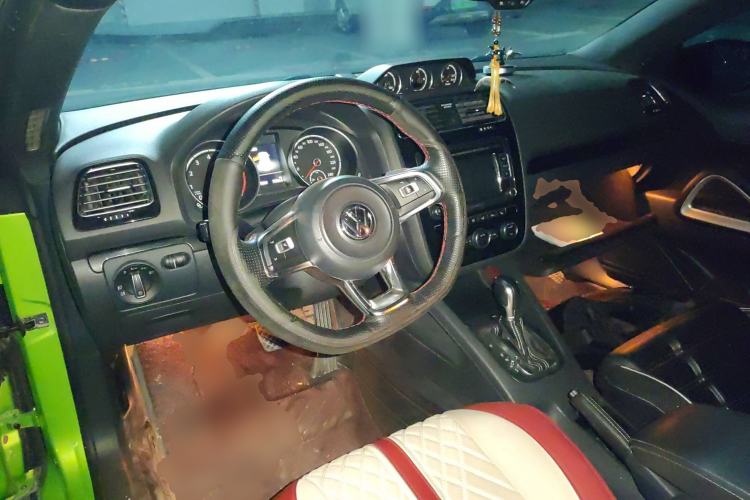 Used Volkswagen Scirocco 2015 2.0 TSI Luxury Edition Center Console