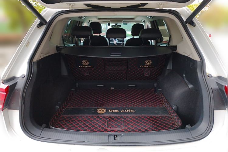 Used Volkswagen Tiguan L 2019 Revised 330TSI Automatic Two-Wheel Drive Smart & Luxury Edition China VI Standard Trunk