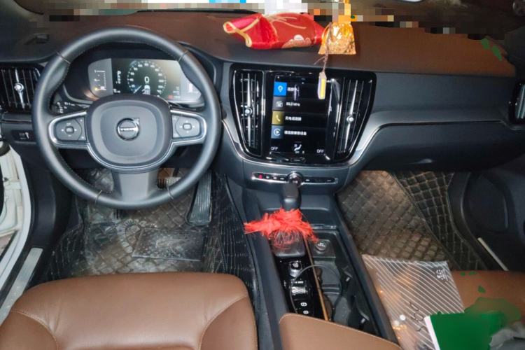 Used Volvo S60 2021 T4 Zhiyi Luxury Edition
