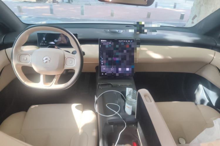 Used Nio ET5 2022 75 kWh Center Console