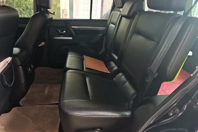 Used Mitsubishi Pajero 2012 3.0L Elite Edition
