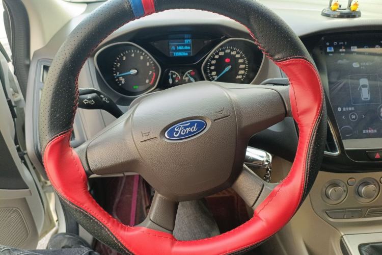 Used Ford Focus 2012 Sedan 1.6L Manual Comfort Model
