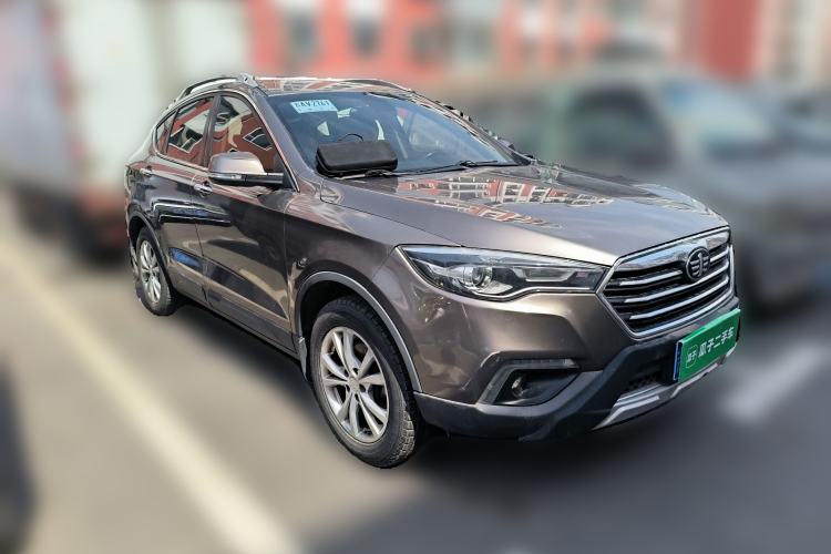 Used Bestune X80 2017 2.0L automatic Technology trim level Front Right 45 Deg