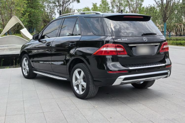 Used Mercedes-Benz M-Class 2014 ML 320 4MATIC Exterior 3