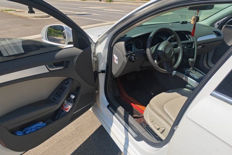 Used Audi A4L 2012 2.0 TFSI automatic standard version Driver Seat