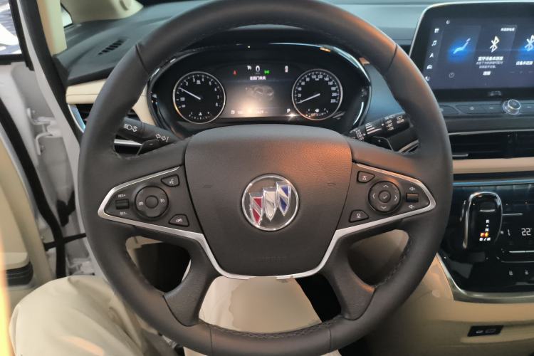 Used Buick GL8 2023 Facelifted Land Cruiser Executive Luxury Version Steering Wheel