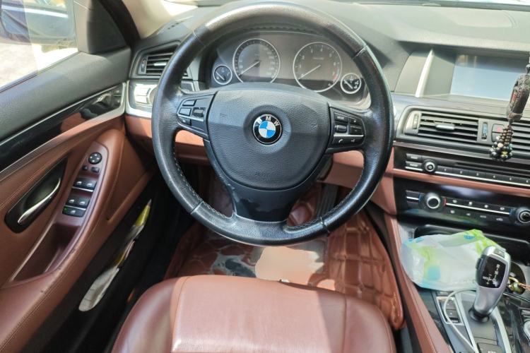 Used BMW 5 Series 2014 520Li Elegant Model
