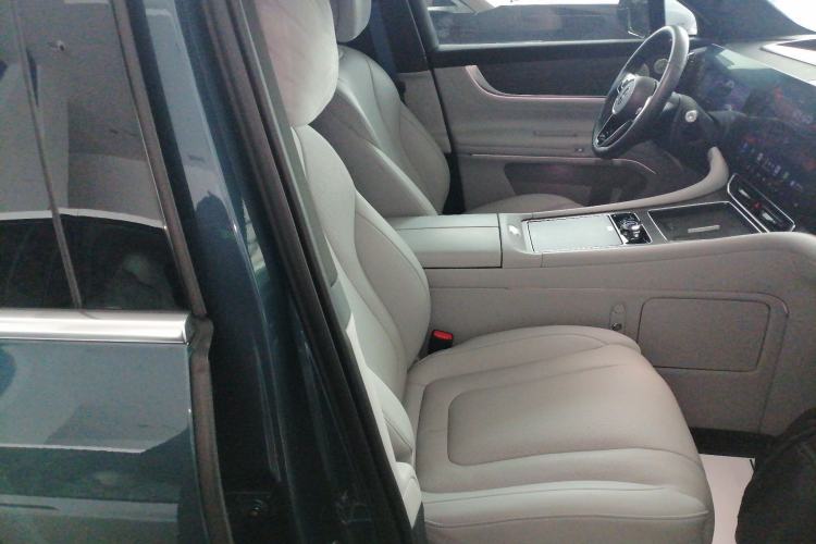 Used Hima AITO M9 2024 Range-Extended Max Edition 42 kWh 6-Seater Version Right Front Seat