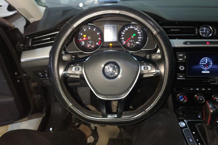 Used Volkswagen Magotan 2018 330TSI DSG Advanced Model
