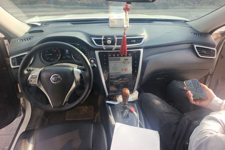 Used Nissan X-Trail 2014 2.0L CVT Comfort Edition 2WD Center Console