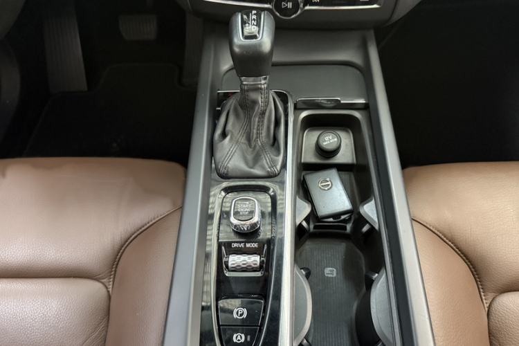 Used Volvo XC60 2019 T5 4x4 Smart Edition China VI Standard