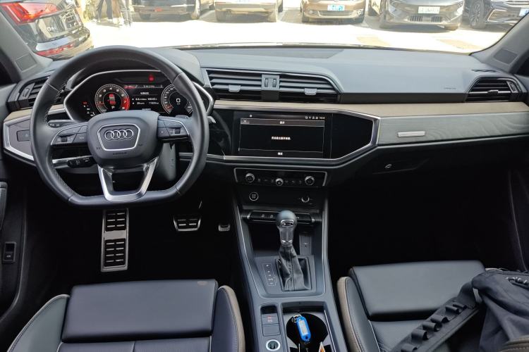 Used Audi Q3 2024 35 TFSI Stylish and Elegant Edition Center Console