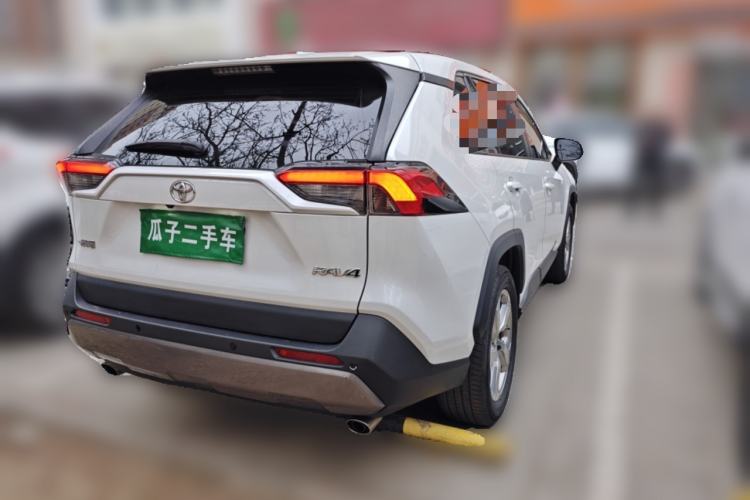 Used Toyota RAV4 2021 2.0L CVT Two-Wheel Drive Fashion PLUS Edition Rear Right 45 Deg