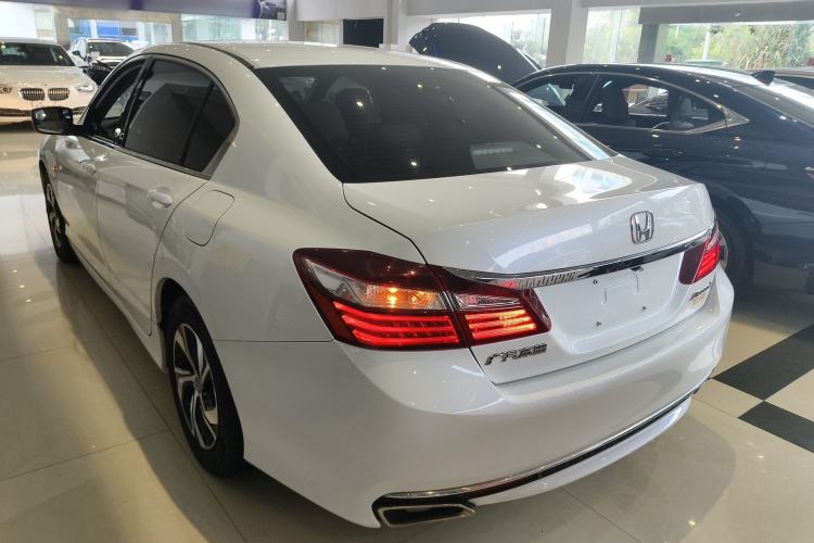 Used Honda Accord 2016 2.0L Comfort Edition Rear Left 45 Deg