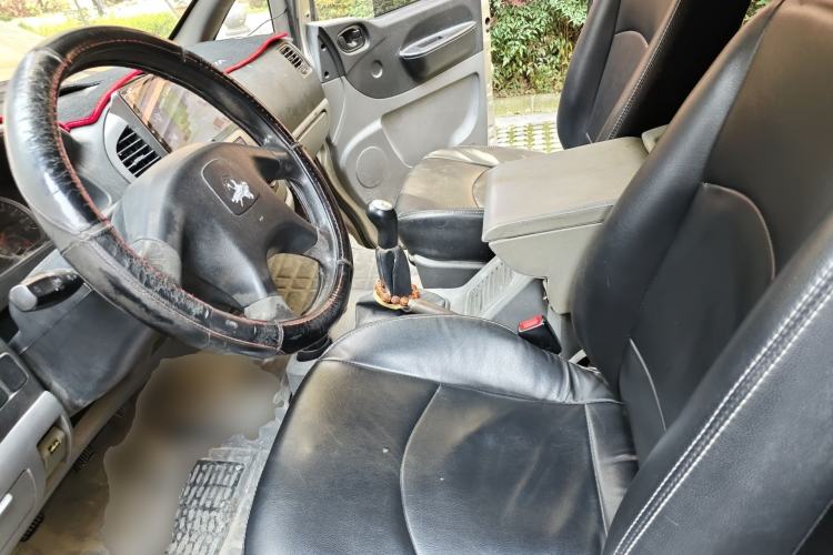 Used FORTHING Lingzhi 2014 M3 1.6L 7-Seater Comfort Model
