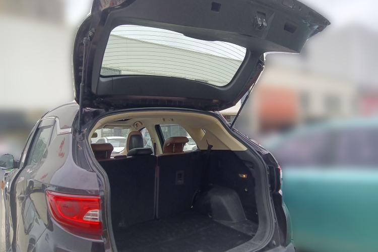 Used Soueast DX7 2017 1.5T Automatic Glory Edition Trunk