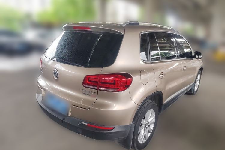 Used Volkswagen Tiguan 2013 1.8 TSI Automatic All-Wheel Drive Luxury Model Rear Right 45 Deg