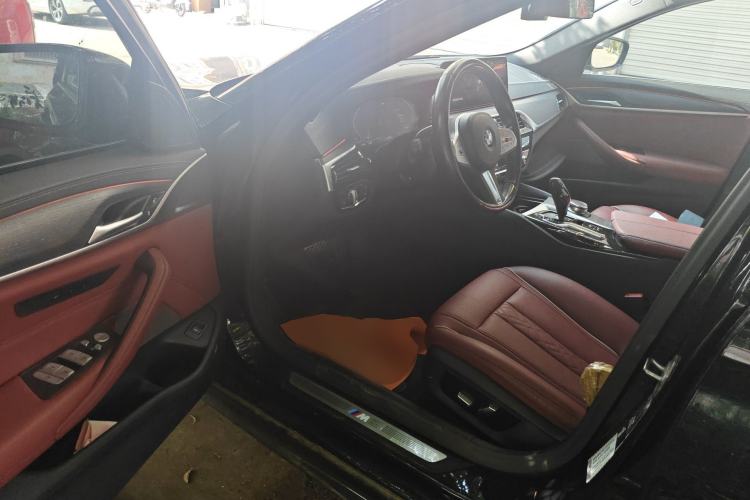 Used BMW 5 Series 2022 Second Facelift 530Li Leading Edition M Sport Package Driver Seat