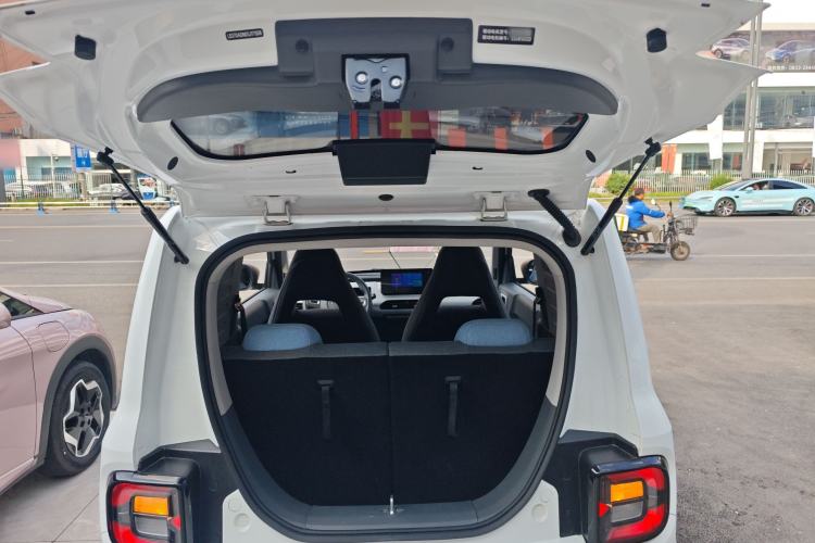 Used Geely Galaxy Panda 2024 Panda Mini 200km Endurance Bear Trunk