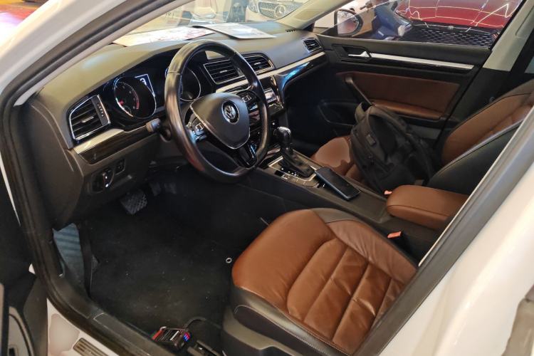 Used Volkswagen Lamando 2015 330TSI DSG Comfort Edition
