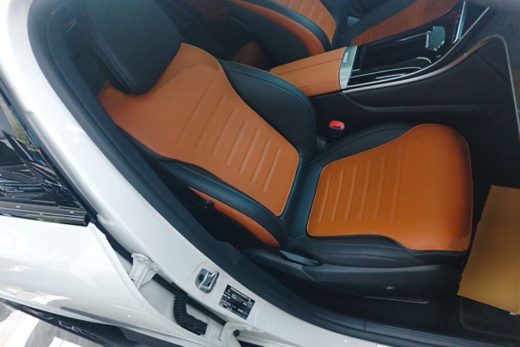 Used Mercedes-Benz GLC Coupe 2024 GLC 260 4MATIC Coupe SUV
