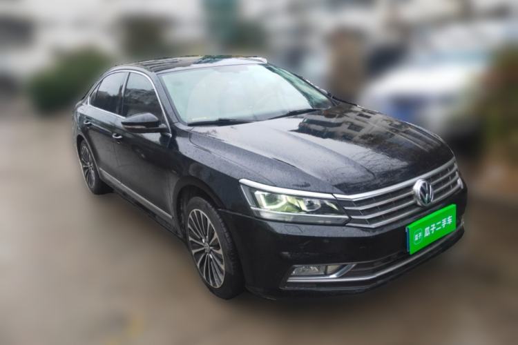 Used Volkswagen Passat 2016 330TSI DSG Luxury Edition Front Right 45 Deg