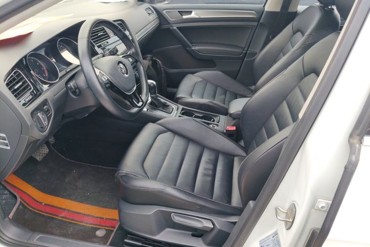 Used Volkswagen Golf 2015 1.4TSI Automatic Luxury Model Left Front Seat