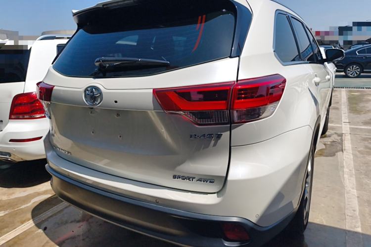 Used Toyota Highlander 2018 2.0T Four-Wheel Drive Prestige Version 7 Seats China VI Standard
