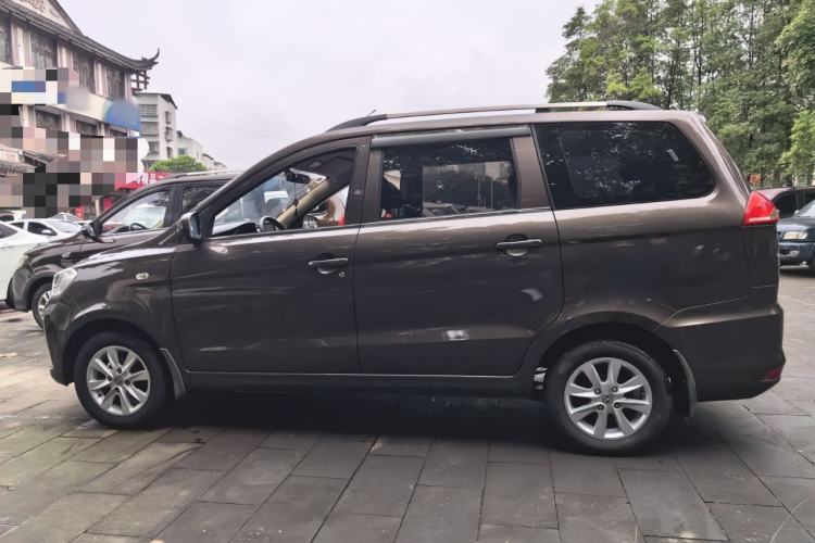 Used Dongfeng Fengon 330 2019 1.5L 330S Manual Comfort Version China VI Standard
