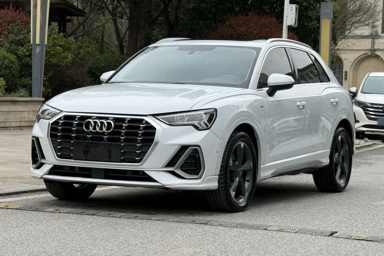 Used Audi Q3 2022 35 TFSI Fashion Dynamic Model