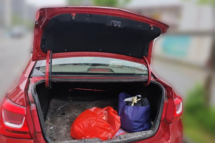 Used Chevrolet Cruze 2015 1.5L Classic SE MT Trunk