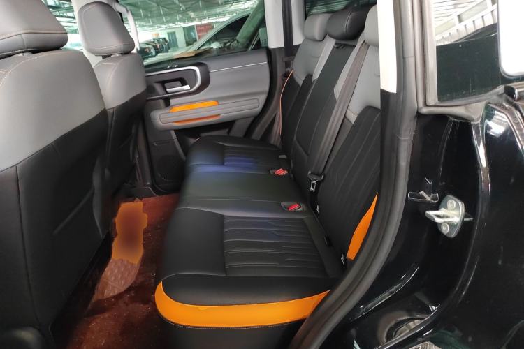 Used BAIC Off-Road BJ40 2024 2.0T All-New Urban Hunter Edition Chivalrous Style
