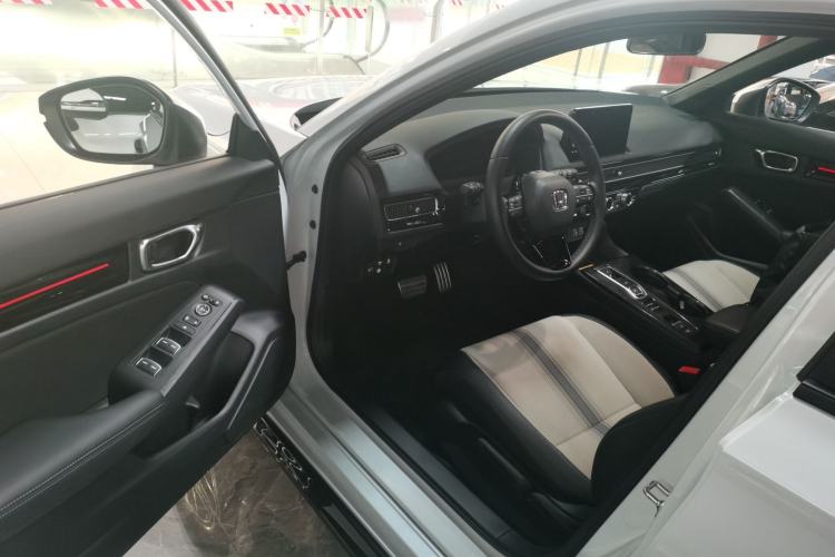 Used Honda Civic 2023 HATCHBACK 2.0L eHEV Extreme Control Edition Driver Seat