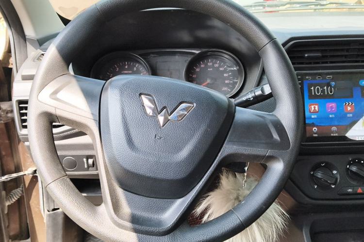 Used Wuling Hongguang 2019 1.5L S Basic Version China VI Standard LAR Steering Wheel