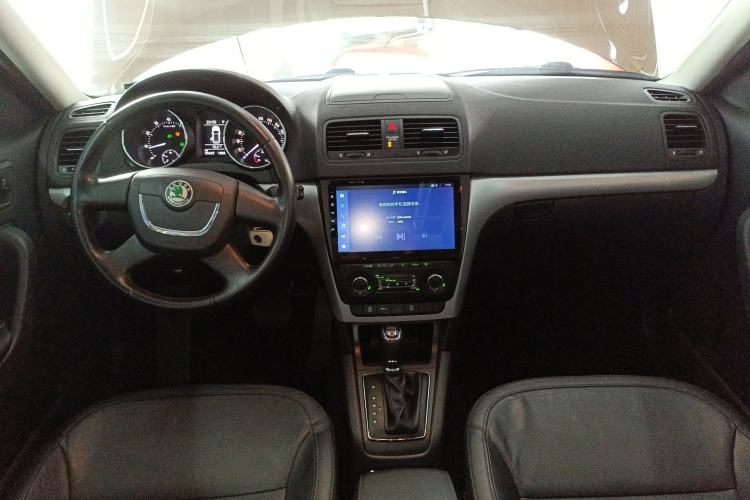 Used Skoda Yeti 2013 1.8T DSG Luxury Edition Center Console