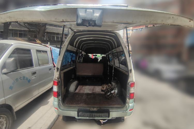 Used Jinbei Hiace 2011 2.0L 5th Generation Xiangyun Comfort Version 4G20D4B Trunk