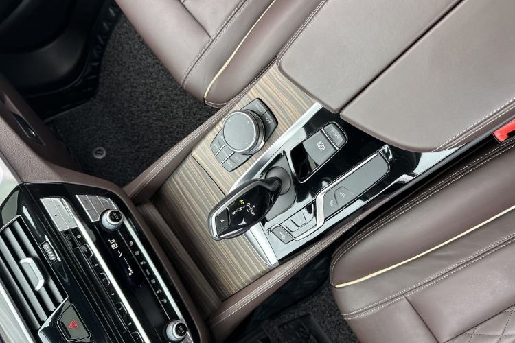 Used BMW 5 Series 2019 Facelifted 530Li Leading Edition Luxury Package
