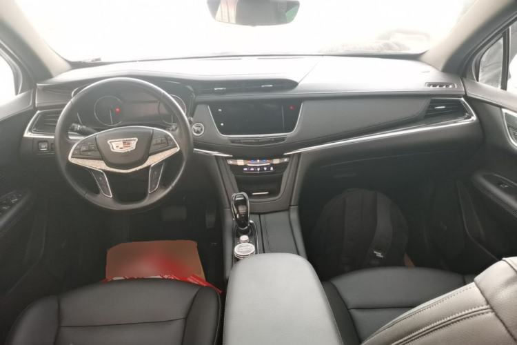 Used Cadillac XT5 2021 2.0T Two-Wheel Drive Luxury Version Center Console