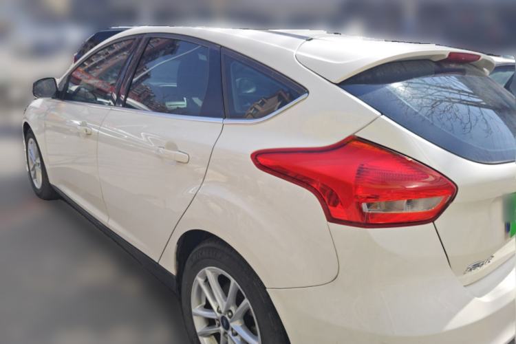 Used Ford Focus 2018 Hatchback Classic EcoBoost 180 Automatic Elite Model Rear Left 45 Deg