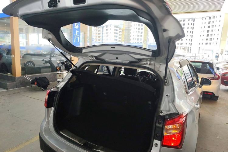 Used Suzuki S-Cross 2014 1.6L CVT Two-Wheel Drive Entry Model
