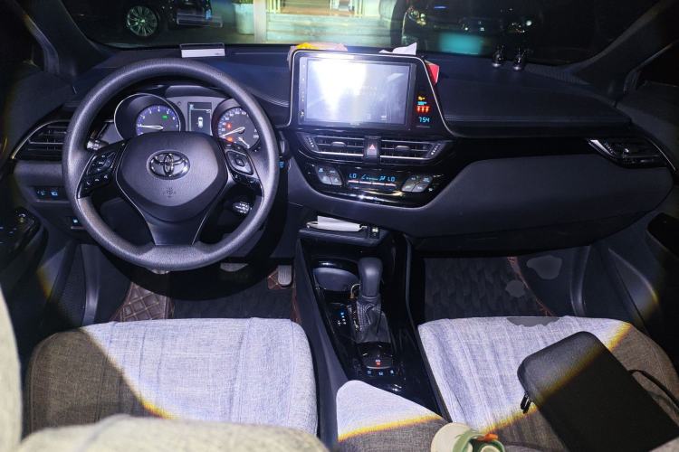 Used Toyota IZOA 2020 2.0L Yi Xiang CARE