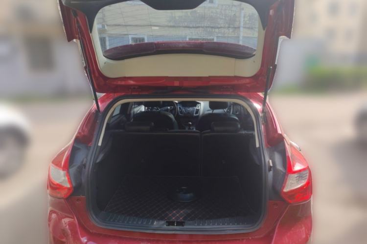 Used Ford Focus 2012 Hatchback 1.6L Manual Fashion Edition
