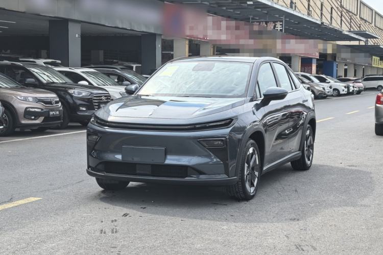 Used Livan 7 2024 605 km Glory Edition