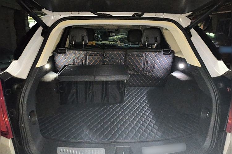 Used Cadillac XT5 2017 Anniversary Edition 25T Luxury Model Trunk