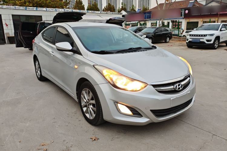 Used Hyundai Elantra (5th Generation / Langdong) 2015 1.6L Automatic Fashion Model Exterior 2