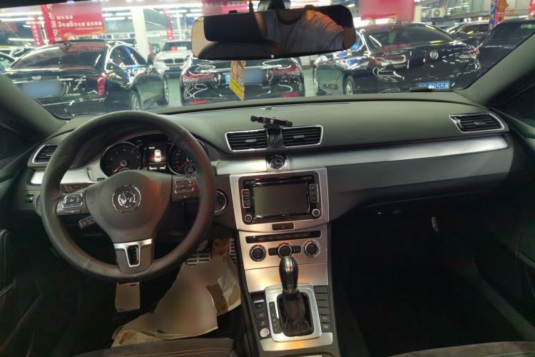 Used Volkswagen FAW-Volkswagen CC 2016 2.0 TSI Luxury Model Center Console