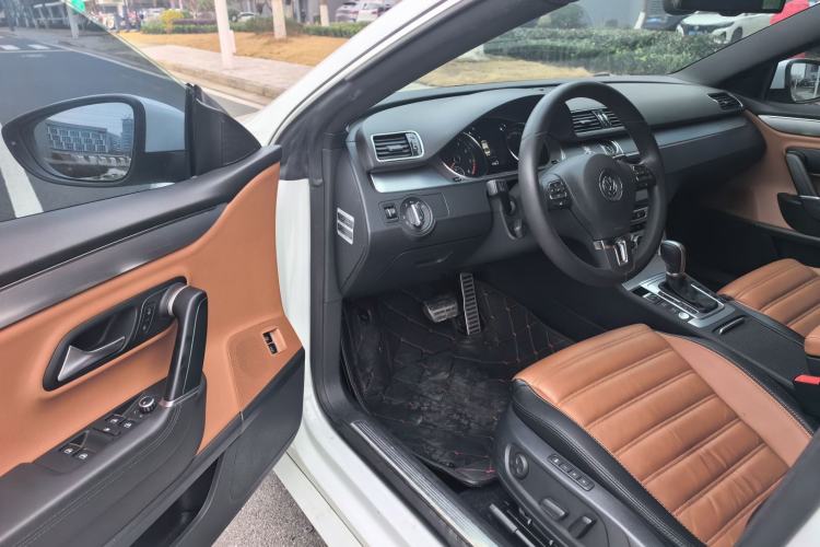 Used Volkswagen FAW-Volkswagen CC 2016 1.8TSI Luxury Model
